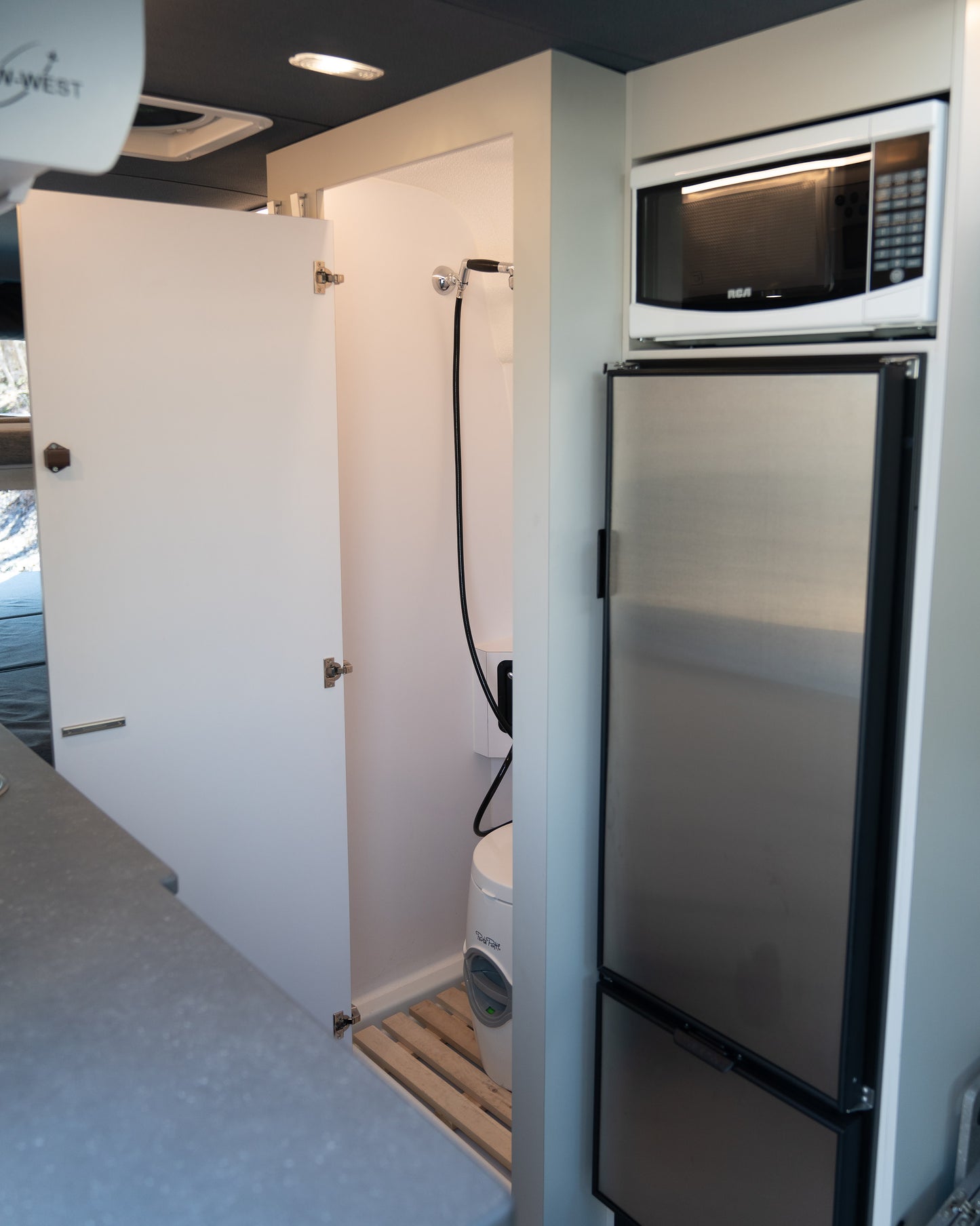 Champion (Mercedes Sprinter 170'' 2500) – Véhicule de location disponibles dès octobre