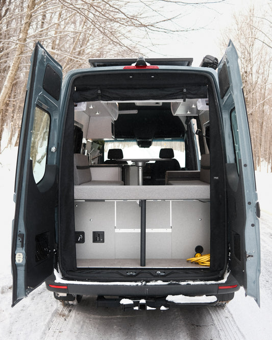 Evazion – Mercedes Sprinter 2023 144’’ 2500 – Usagé