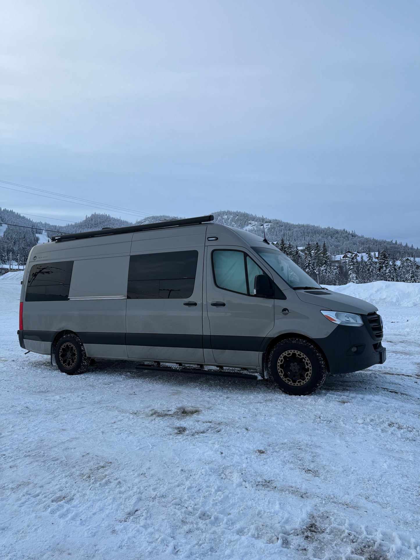 Champion (Mercedes Sprinter 170'' 2500) – Véhicule de location disponibles dès octobre