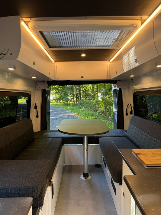 Evazion – Mercedes Sprinter 2022 144’’ RWD Usagé