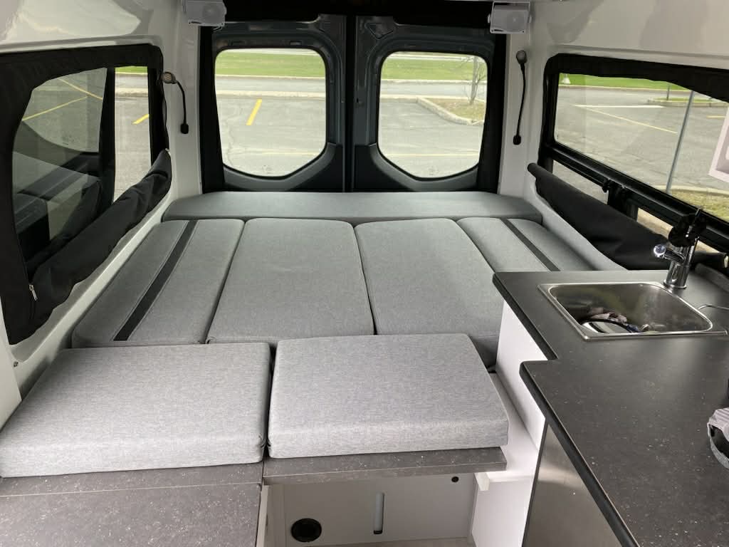 Evazion – Mercedes Sprinter 2023 144’’ 2500 – Usagé