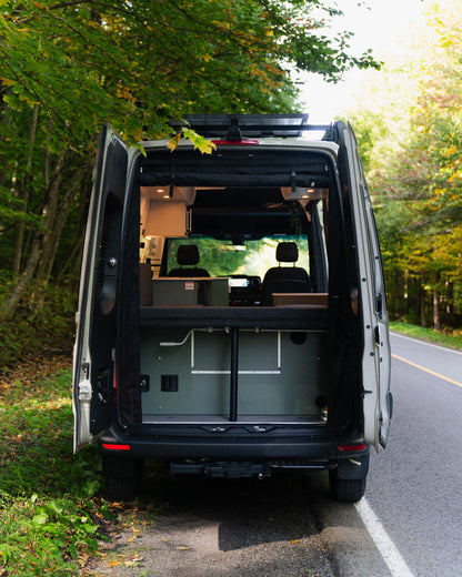 Location van Evazion 2 passager – Mercedes 144 (20 pied) 2026