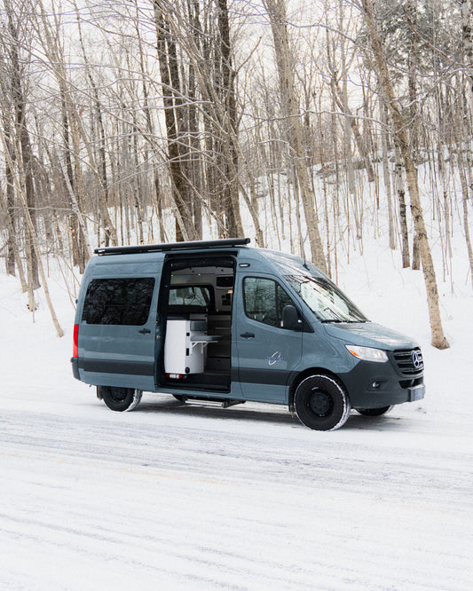 Evazion – Mercedes Sprinter 2023 144’’ 2500 – Usagé