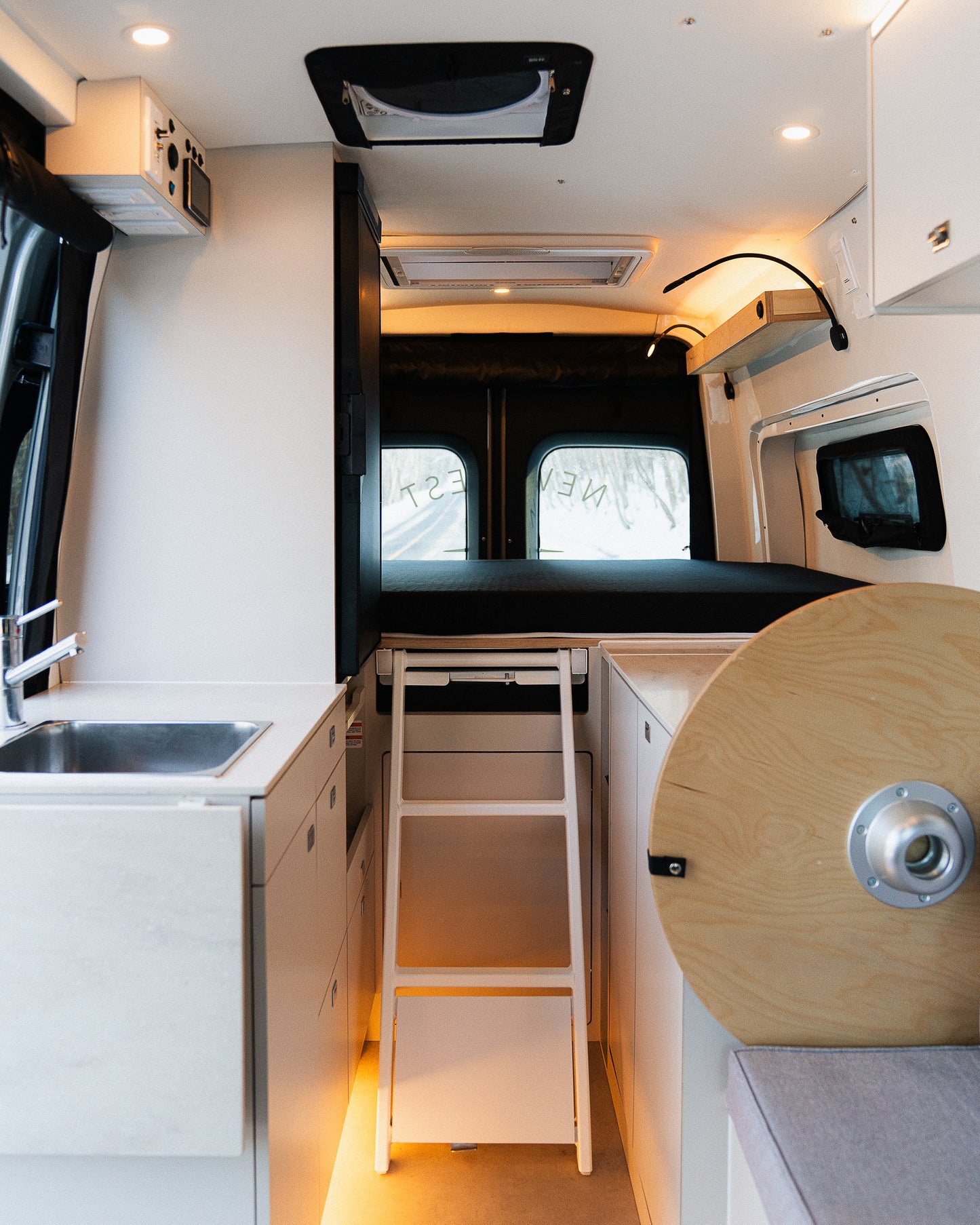 Phenix – Mercedes Sprinter 2025 144’’ AWD 2500 - Démonstrateur à Dominick Ménard