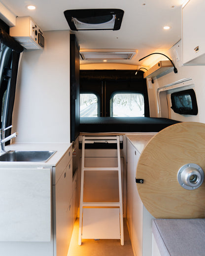 Phenix – Mercedes Sprinter 2025 144’’ AWD 2500 - Démonstrateur à Dominick Ménard