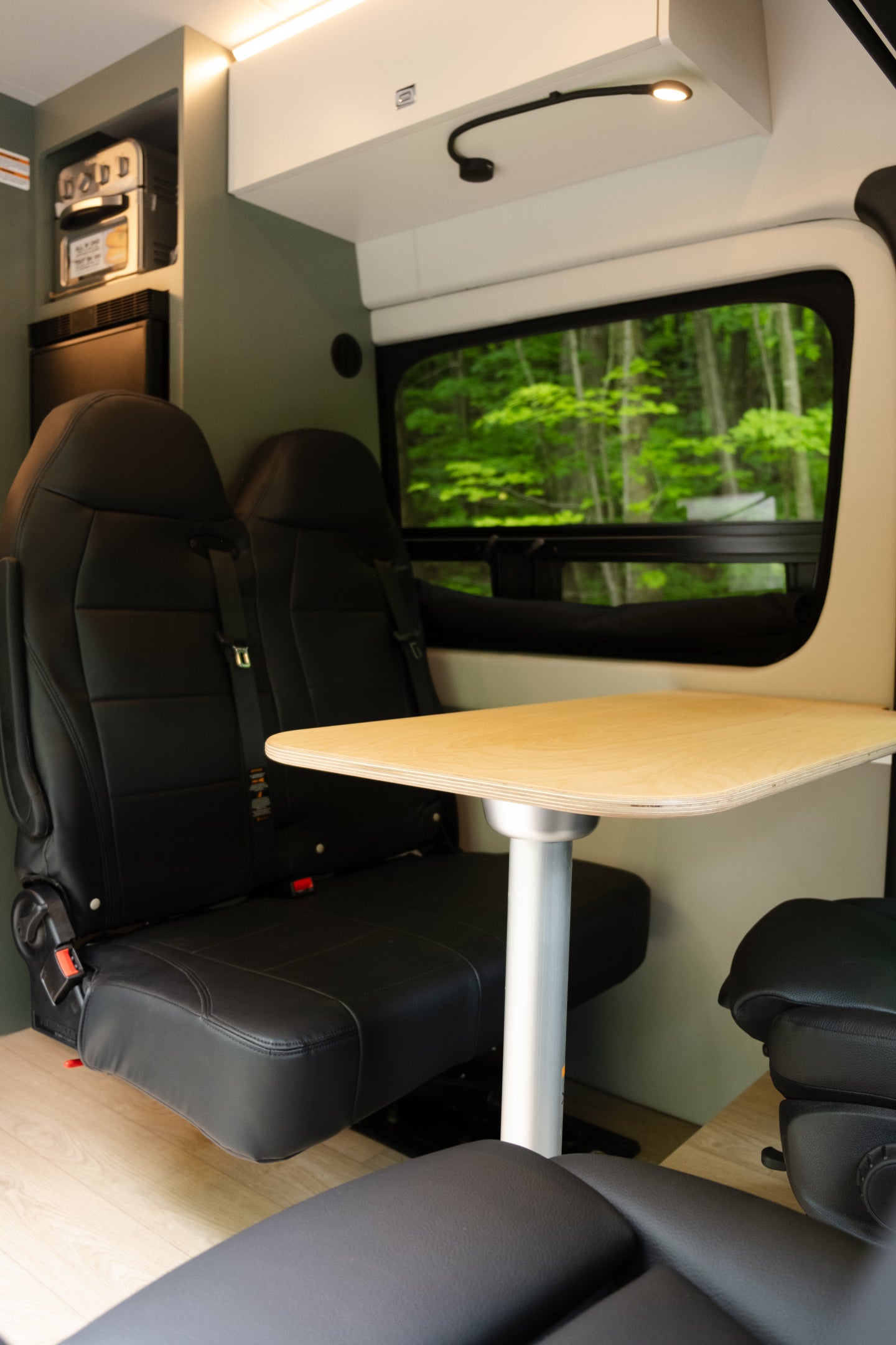 Champion- Mercedes Sprinter 2027 170'' RWD ou AWD en option 2500-3500  (Disponible sur commande)