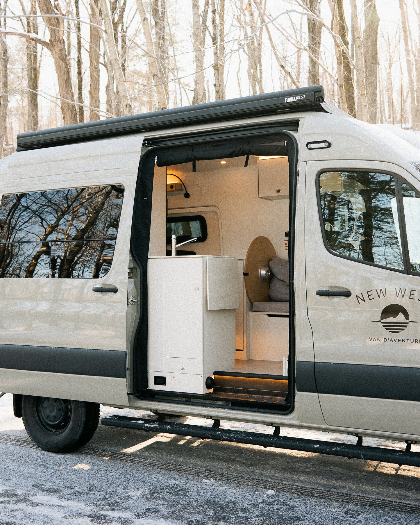 Phenix – Mercedes Sprinter 2025 144’’ AWD 2500 - Démonstrateur à Dominick Ménard