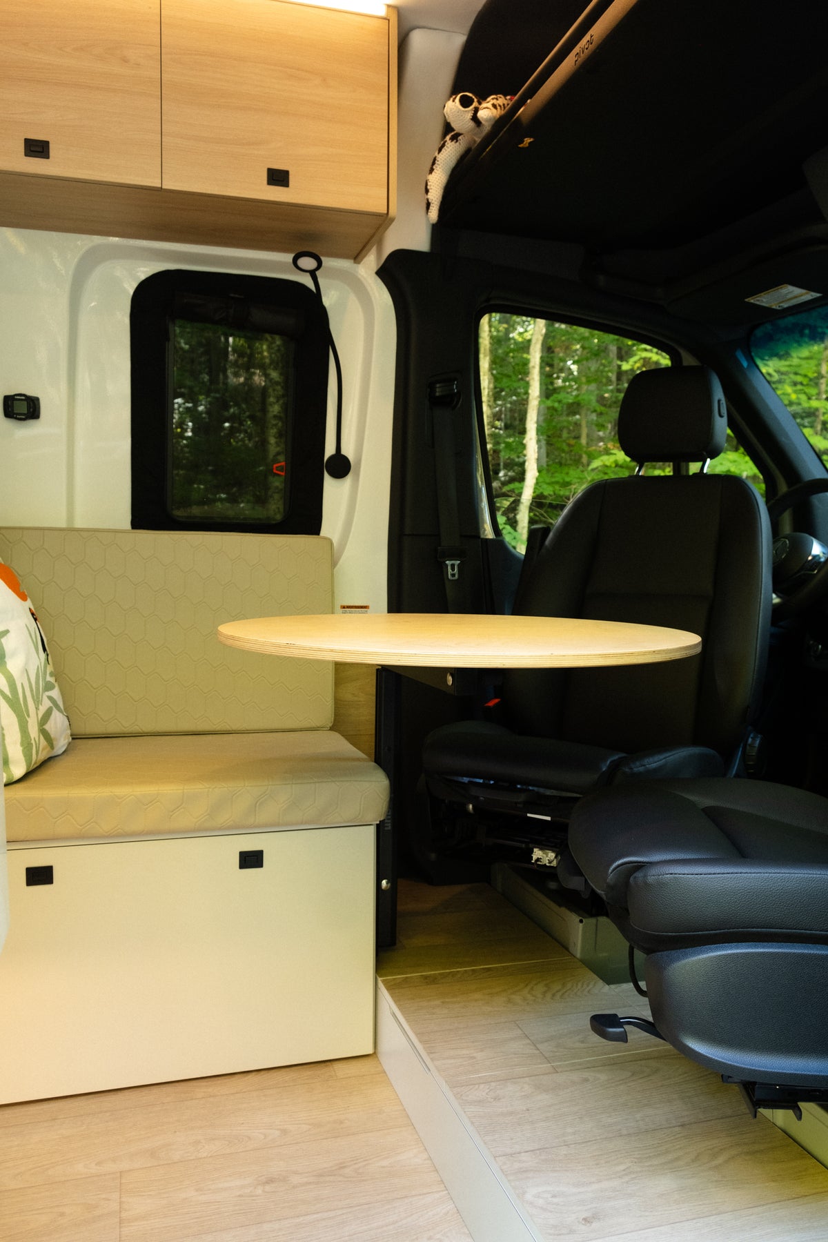 Phenix – Mercedes Sprinter 2027 144’’ RWD ou AWD 2500 (Disponible sur commande seulement)