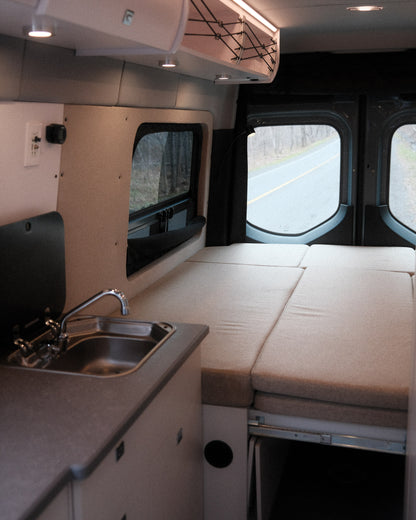 Evazion XL (Mercedes Sprinter 170) Rental vehicle available