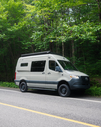 Phenix – Mercedes Sprinter 2025 144’’ AWD 2500 - Démonstrateur à Dominick Ménard