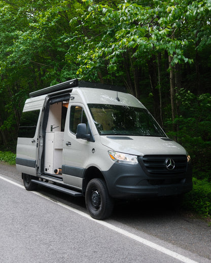 Phenix – Mercedes Sprinter 2025 144’’ AWD 2500 - Démonstrateur à Dominick Ménard