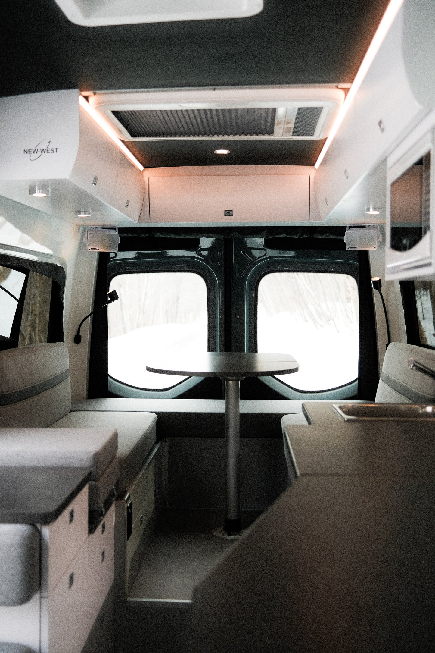 Evazion – Mercedes Sprinter 2023 144’’ 2500 – Usagé