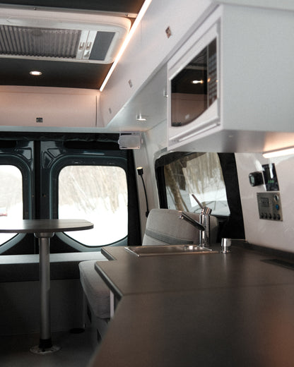 Evazion – Mercedes Sprinter 2023 144’’ 2500 – Usagé