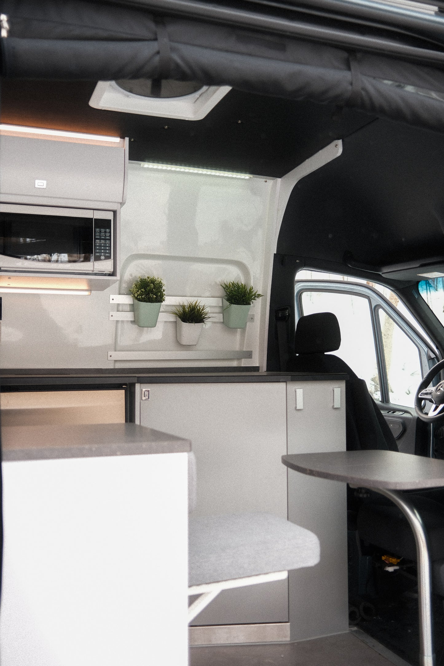 Evazion – Mercedes Sprinter 2023 144’’ 2500 – Usagé