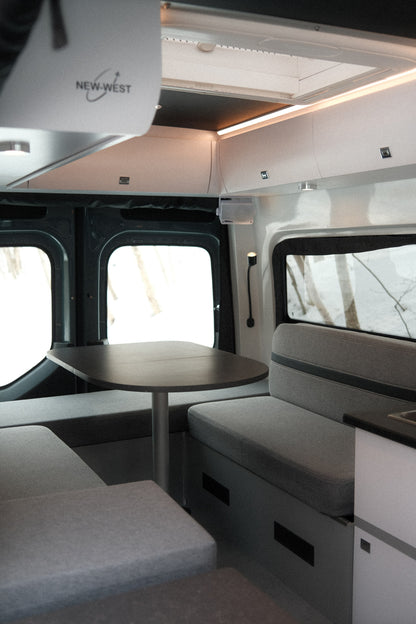 Evazion – Mercedes Sprinter 2023 144’’ 2500 – Usagé