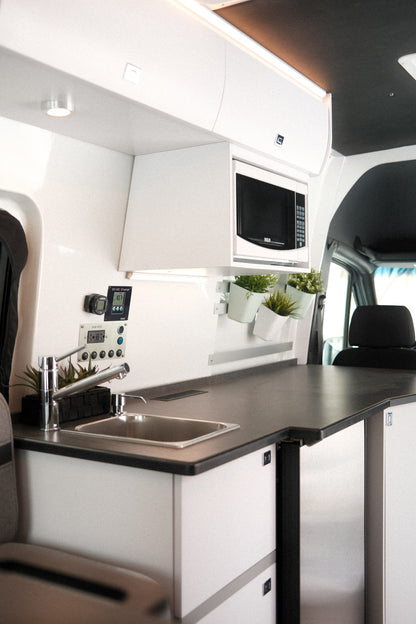 Evazion – Mercedes Sprinter 2023 144’’ 2500 – Usagé