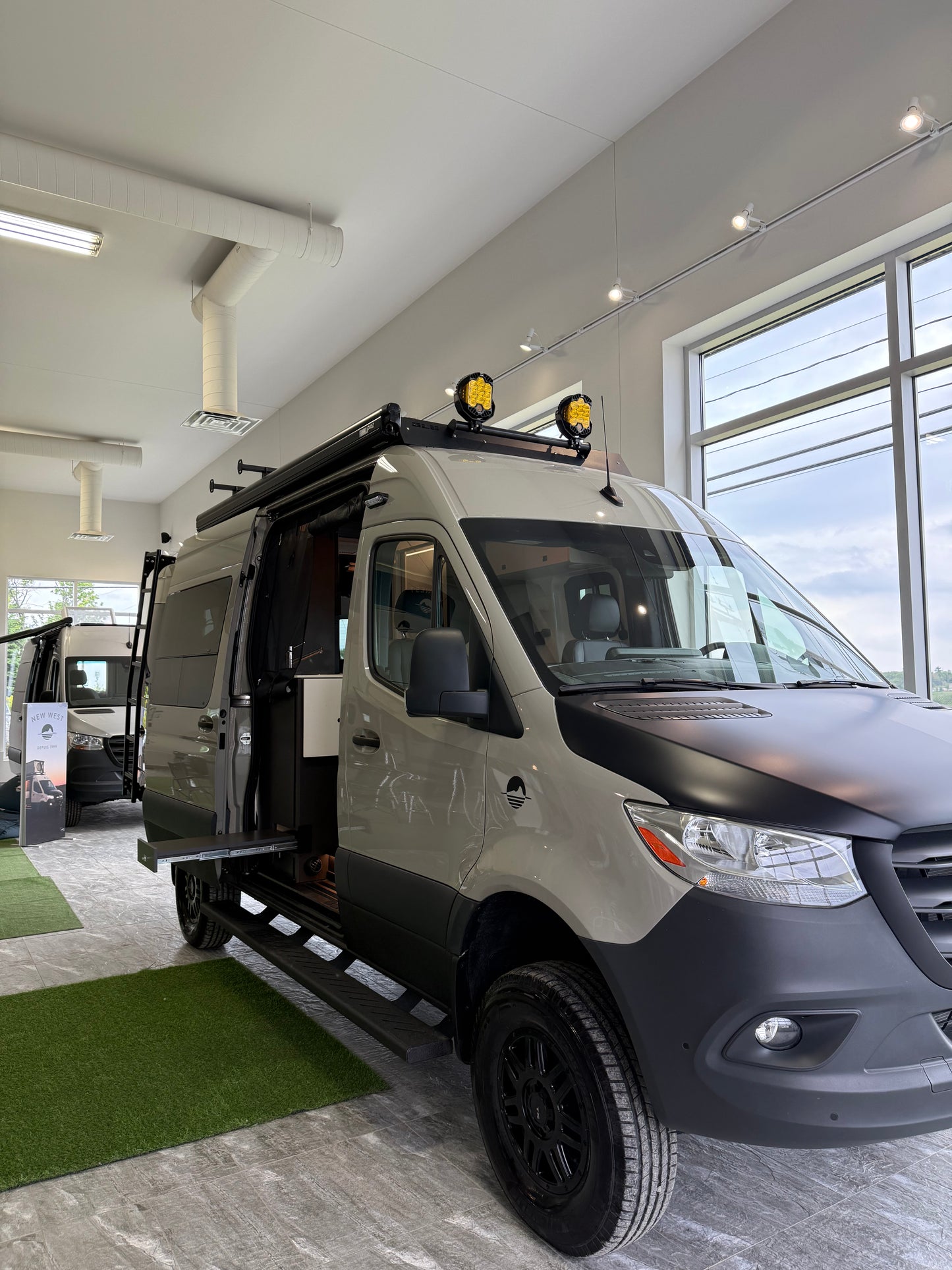 New-West Phenix AWD 2025 (mercedes sprinter 2025) VENDU