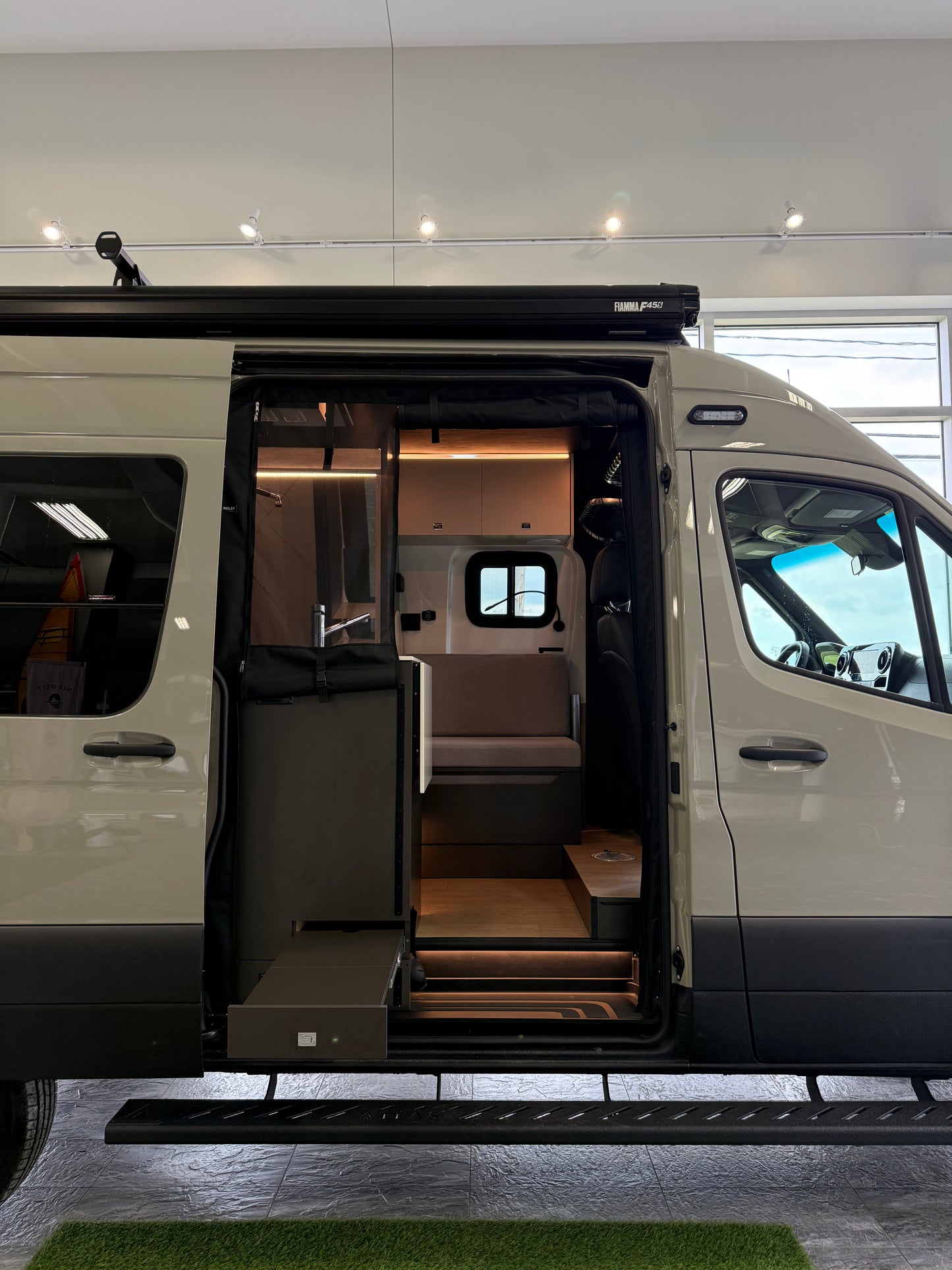 New-West Phenix AWD 2025 (mercedes sprinter 2025) VENDU