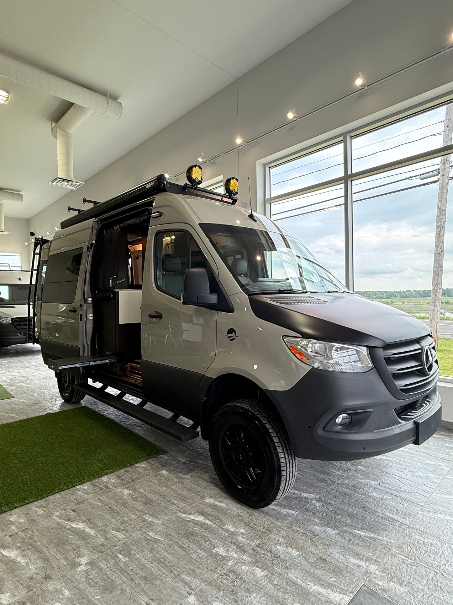 New-West Phenix AWD 2025 (mercedes sprinter 2025) VENDU
