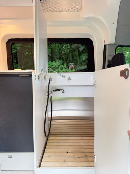 Evazion – Ford Transit 2025 148’’ AWD 250 - Démonstrateur