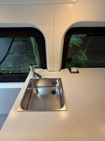 Evazion – Ford Transit 2025 148’’ AWD 250 - Démonstrateur