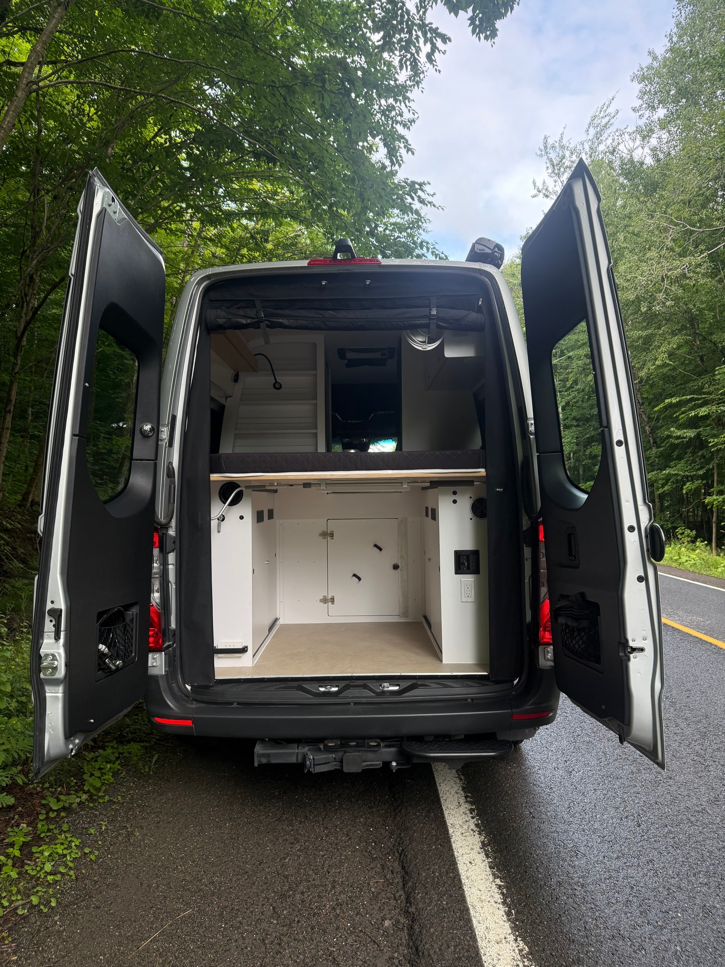 Phenix – Mercedes Sprinter 2025 144’’ RWD  Usagé (11 995KM)