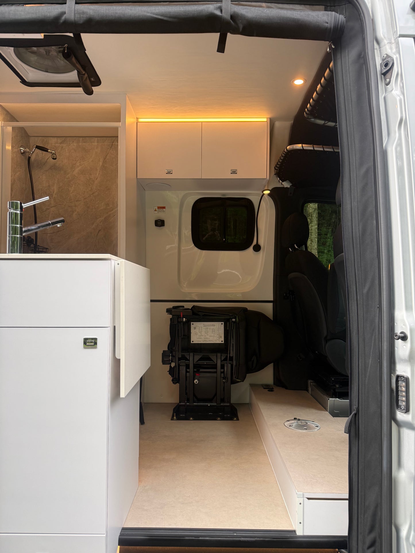 Phenix – Mercedes Sprinter 2025 144’’ RWD  Usagé (11 995KM)