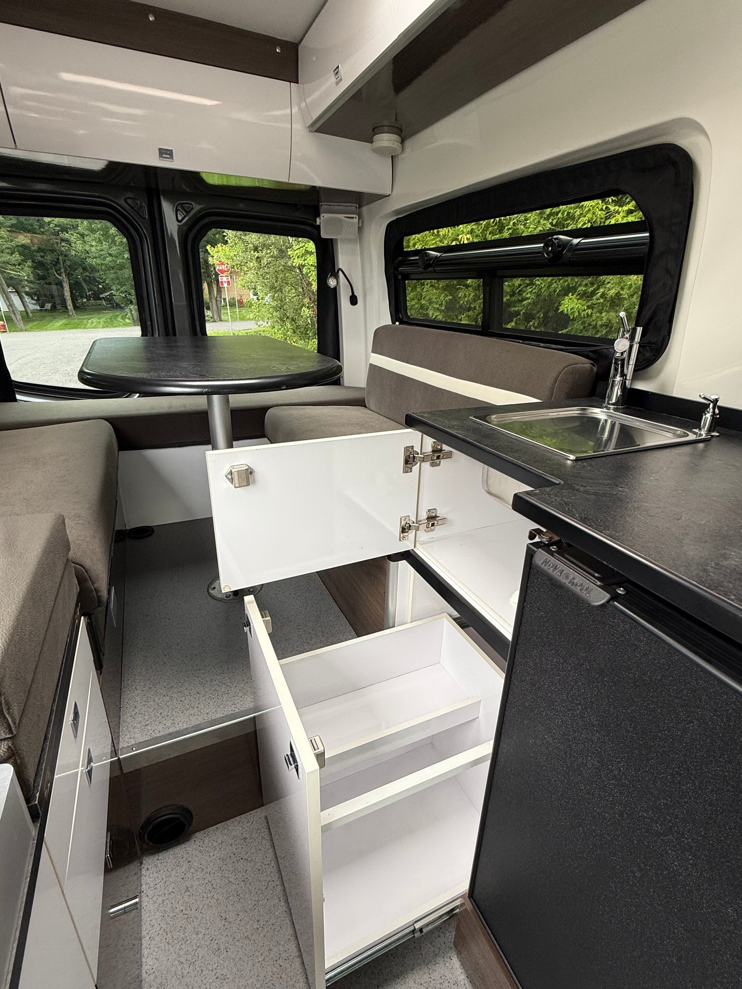 Evazion – Mercedes Sprinter 2016 144’’ RWD Usagé
