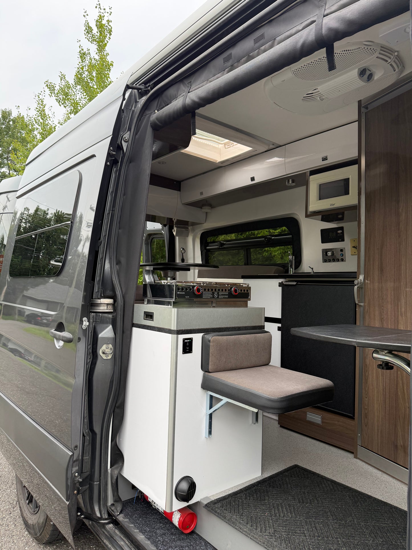 Evazion – Mercedes Sprinter 2016 144’’ RWD Usagé