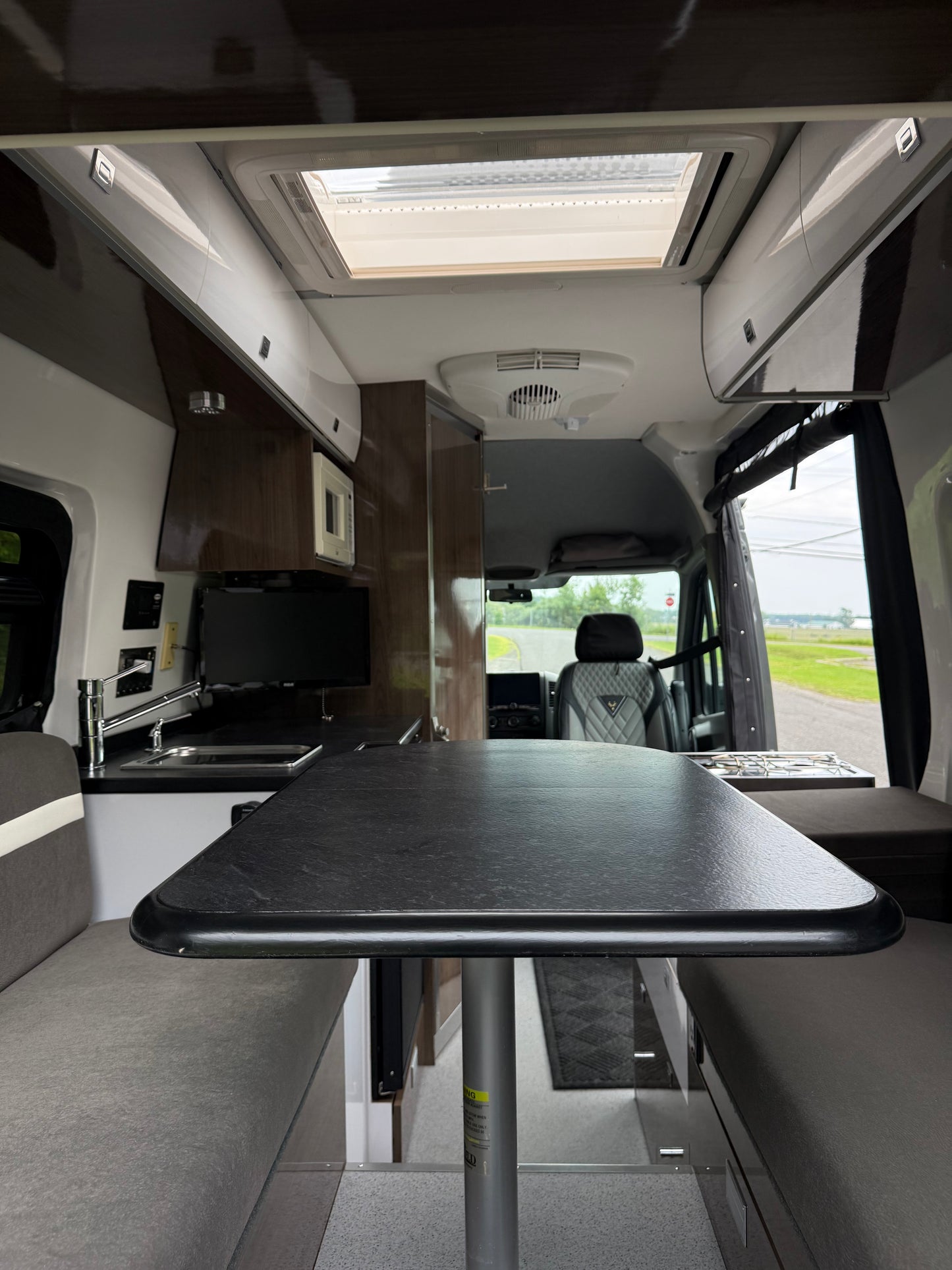 Evazion – Mercedes Sprinter 2016 144’’ RWD Usagé