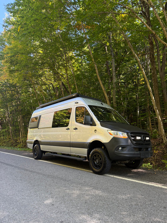 Phenix XL 2025 sur mercedes sprinter 170 (22.8 pied) AWD  usagé  (31 000 KM)