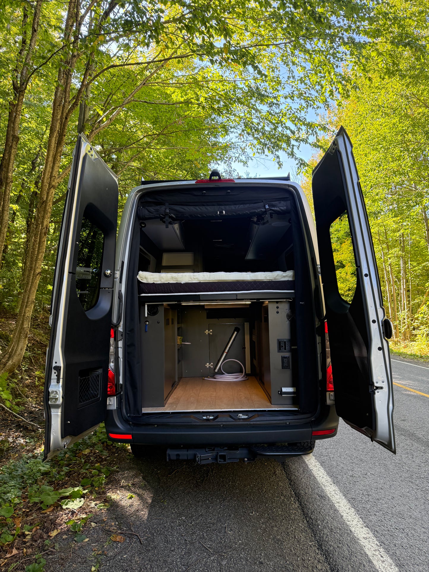 Phenix XL 2025 sur mercedes sprinter 170 (22.8 pied) AWD  usagé  (31 000 KM)