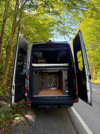 Phenix XL 2025 sur mercedes sprinter 170 (22.8 pied) AWD  usagé  (31 000 KM)