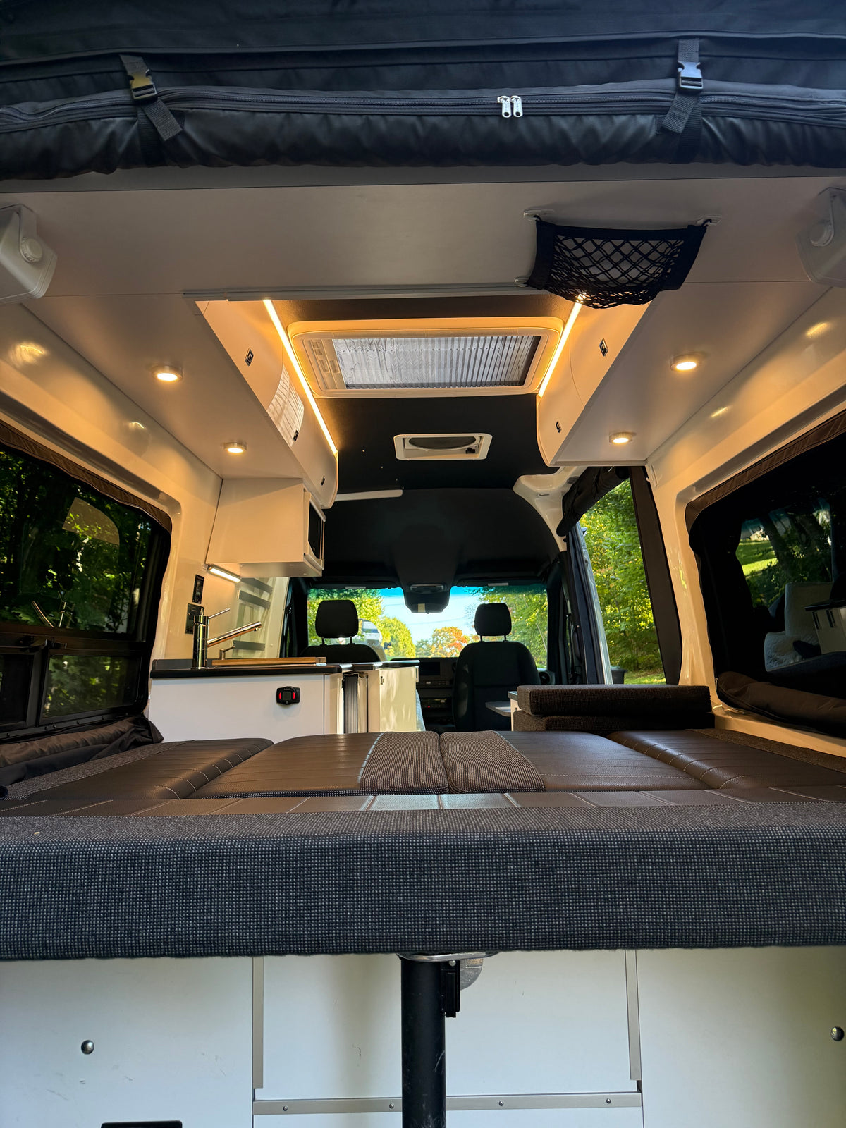 Evazion – Mercedes Sprinter 2022 144’’ RWD Usagé