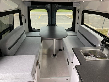 Evazion – Mercedes Sprinter 2023 144’’ 2500 – Usagé