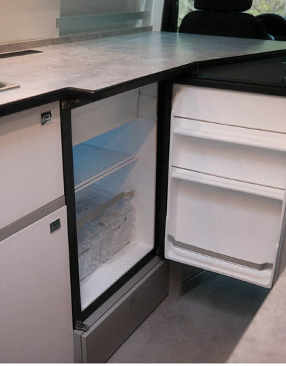 Evazion – Mercedes Sprinter 2023 144’’ 2500 – Usagé